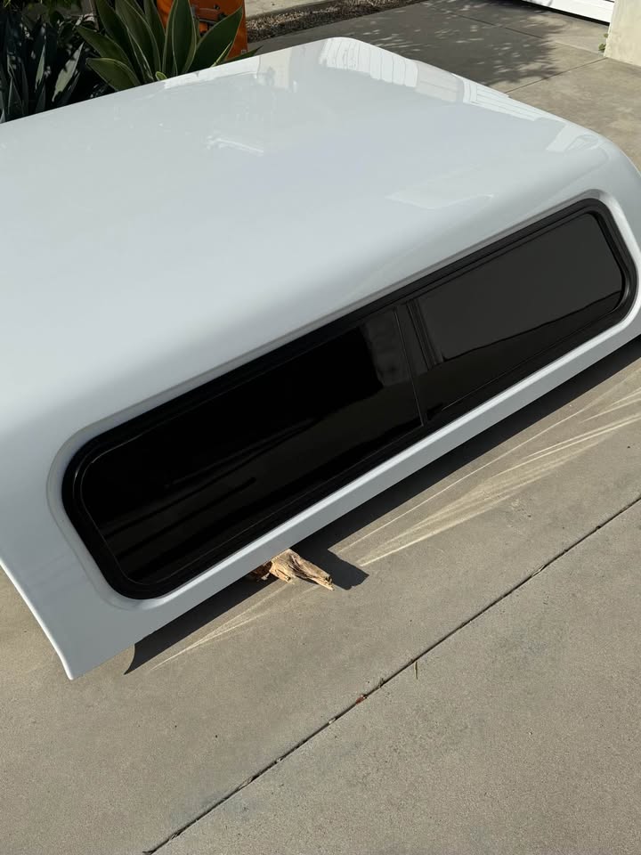 White Leer Cab High 100XR Shell — image 1