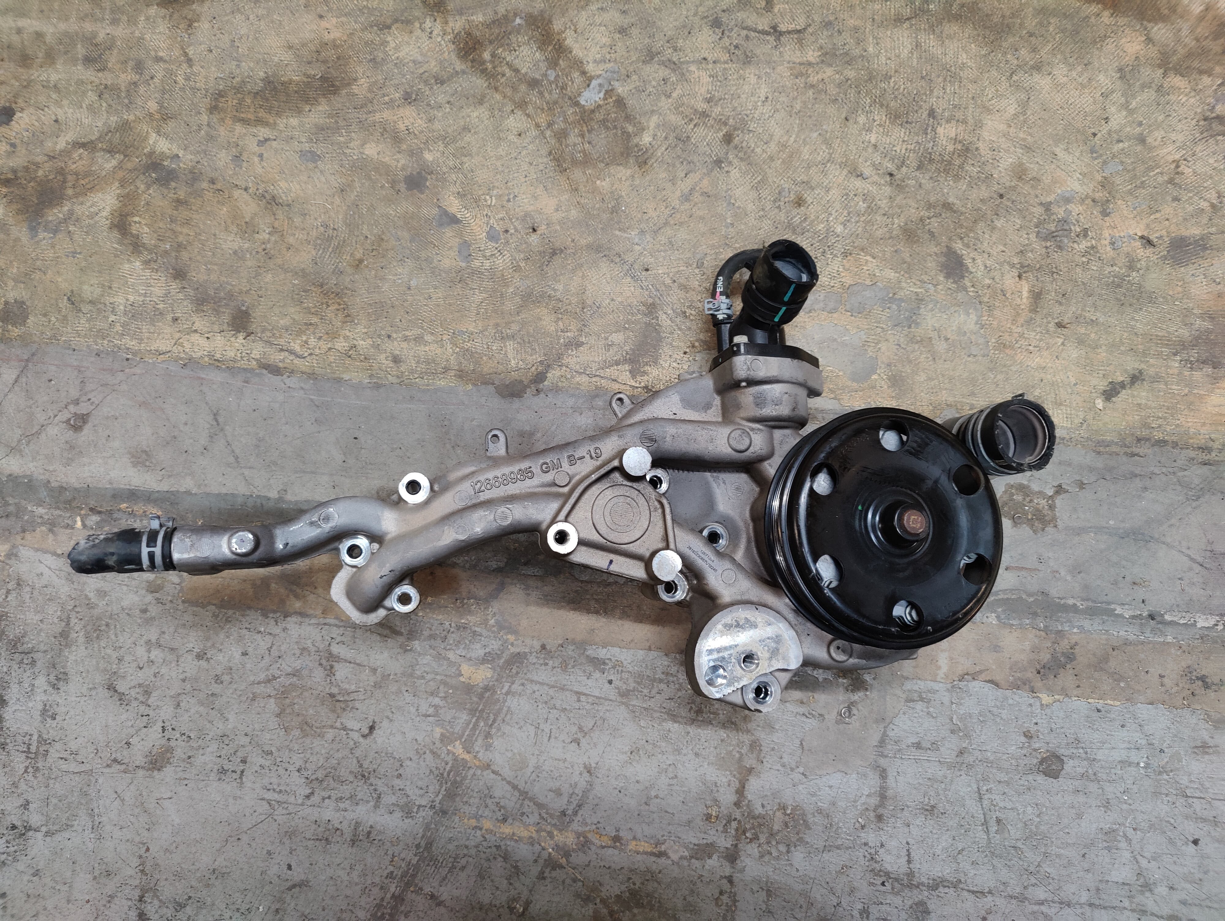 Used 2014-2018 L83 / L86 Water Pump — image 1